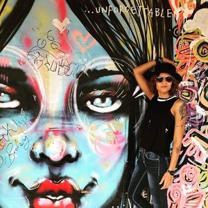 Meet your Posher, Hillary